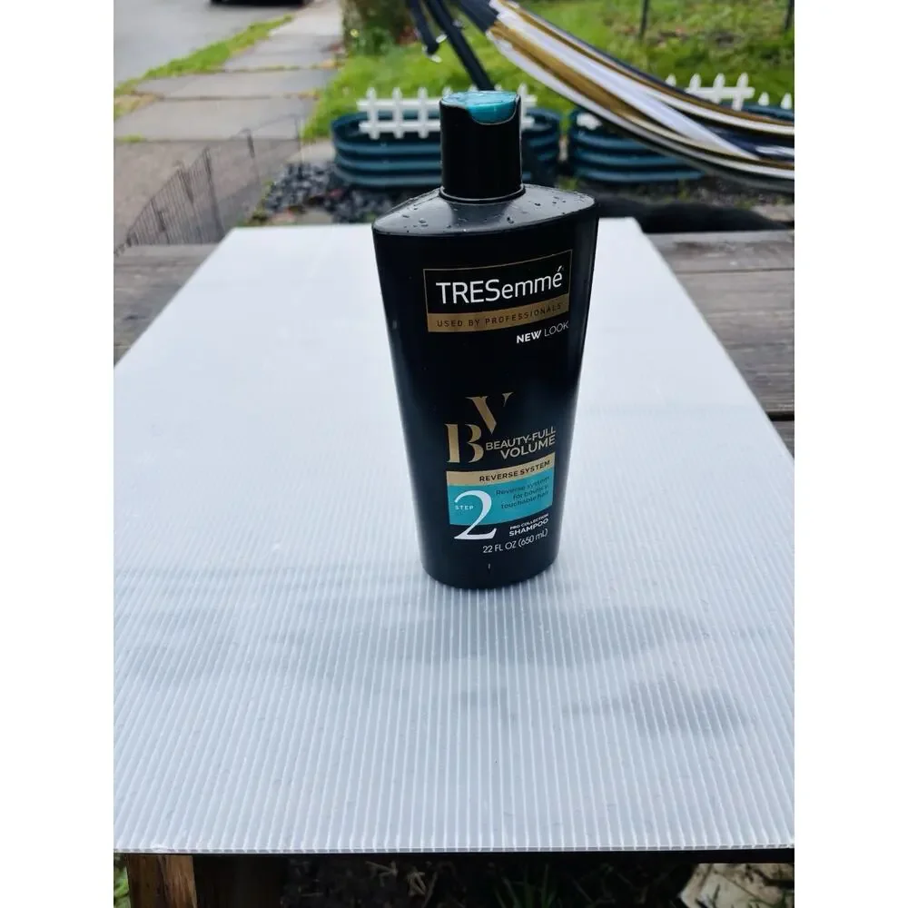 TRESemme PRO COLLECTION SHAMPOO Beauty-Full Volume‎ Step 2 22fl Oz